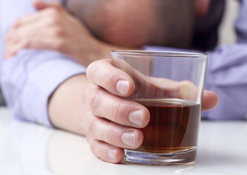 Sve više mrtvih od otrovnog domaćeg alkohola u Turskoj