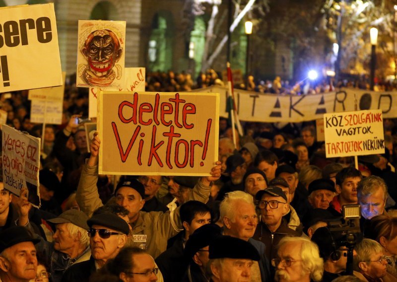 Deseci tisuća Mađara na ulicama zbog korupcije
