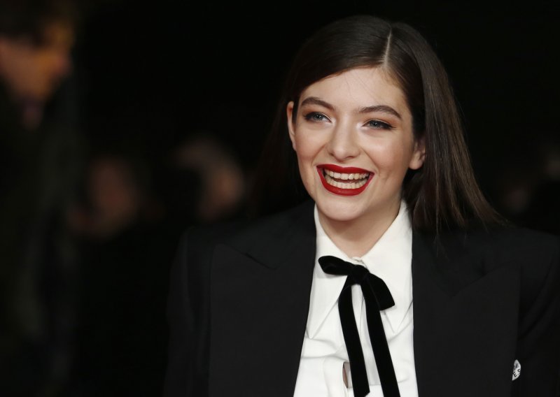 Lorde stala u obranu prijateljice Taylor