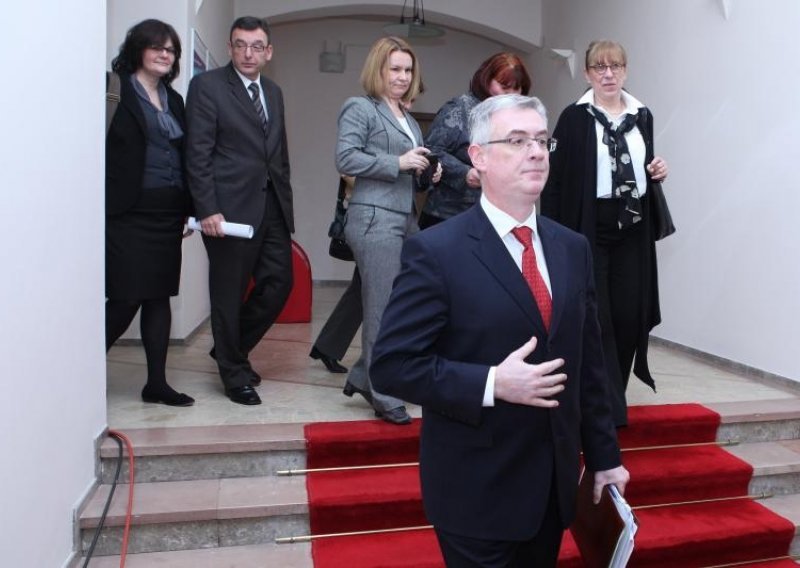 DIP-ovo predizborno upozorenje: Poštujte ravnopravnost spolova pri kreiranju lista!