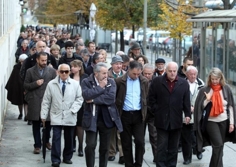 Vlasti se moraju suprotstaviti reviziji povijesti