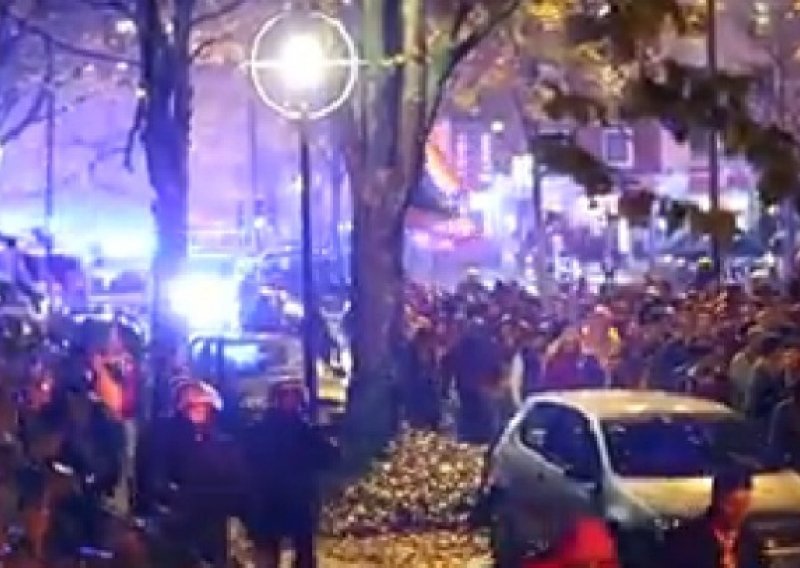 Turski huligani stvorili pravi kaos u centru Dortmunda!