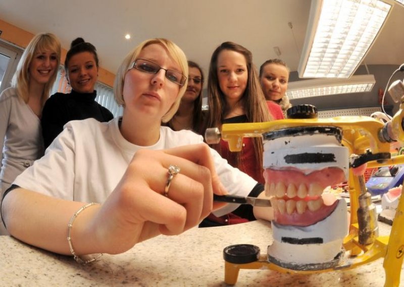 Djeca na ortodonta čekaju 387 dana
