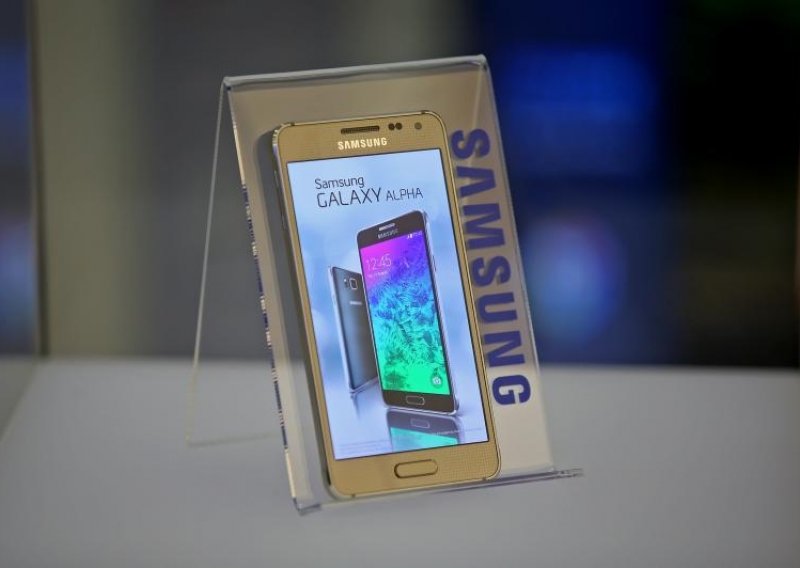 Slaba prodaja smartphonea kumovala padu dobiti Samsunga