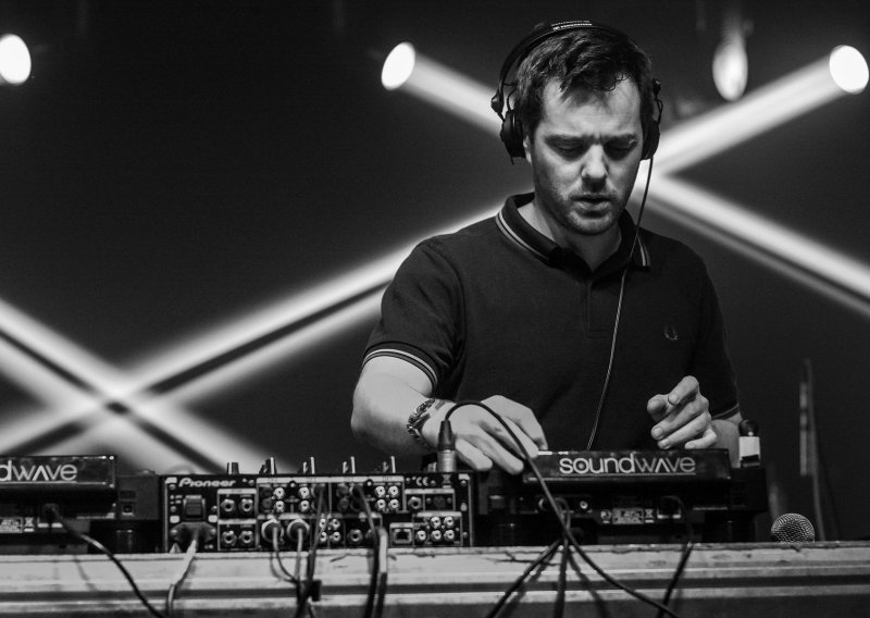 Mike Skinner, litra viskija i ludilo na plesnom podiju