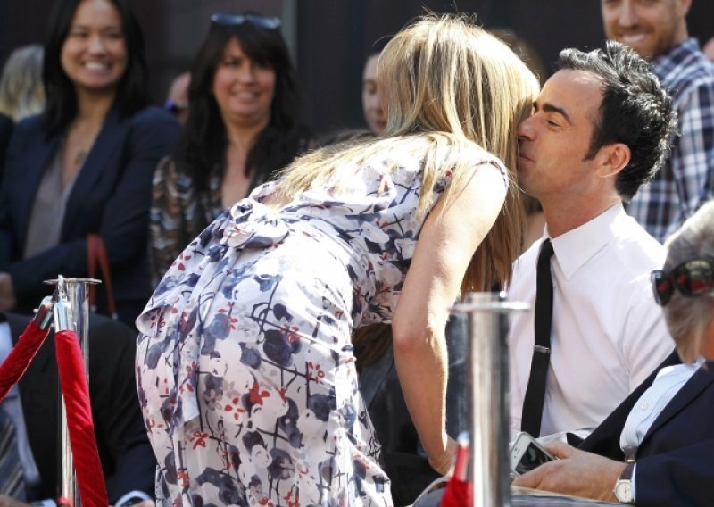 Justin Theroux opako zavlači Jennifer Aniston