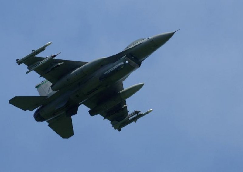 NATO-ovi lovci ganjali ruski avion nad Baltikom