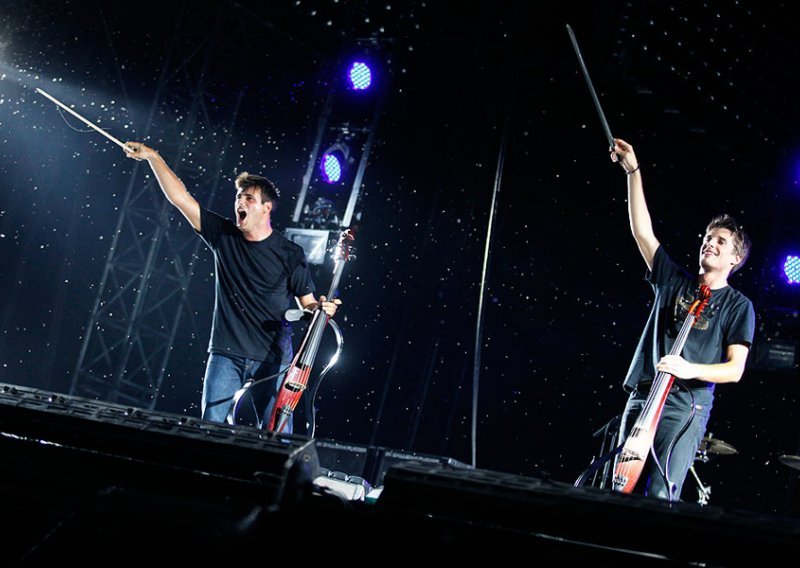 2Cellos gosti Andrei Bocelliju u Areni Zagreb