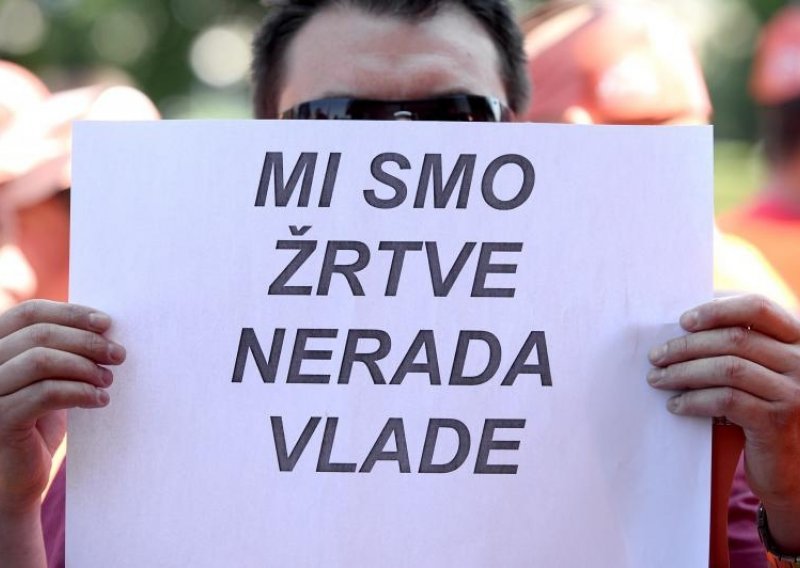 Zbog spora s Vladinom agencijom nisu primili tri plaće