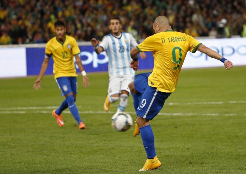 Brazil srušio Argentinu, Messi se nije proslavio