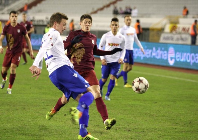 Hajduk i Rijeka remizirali u vrućoj atmosferi derbija