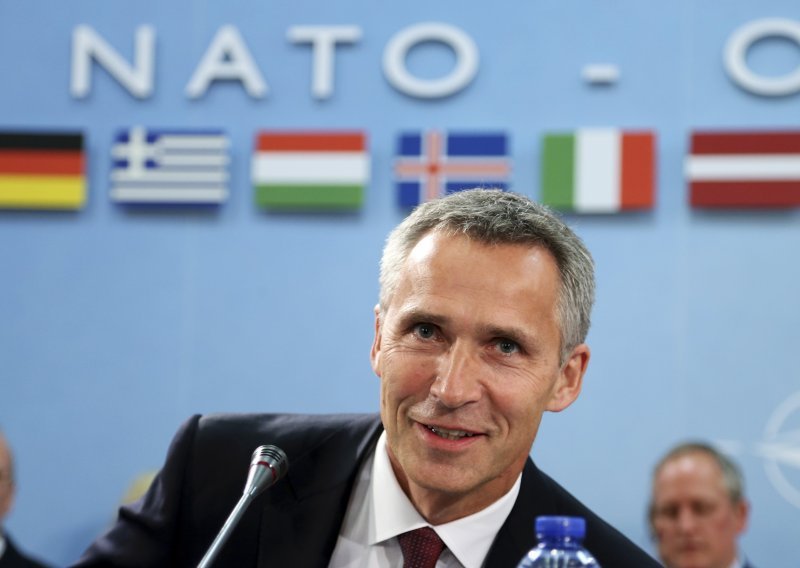 NATO produljio mandat Stoltenbergu do 2020. godine