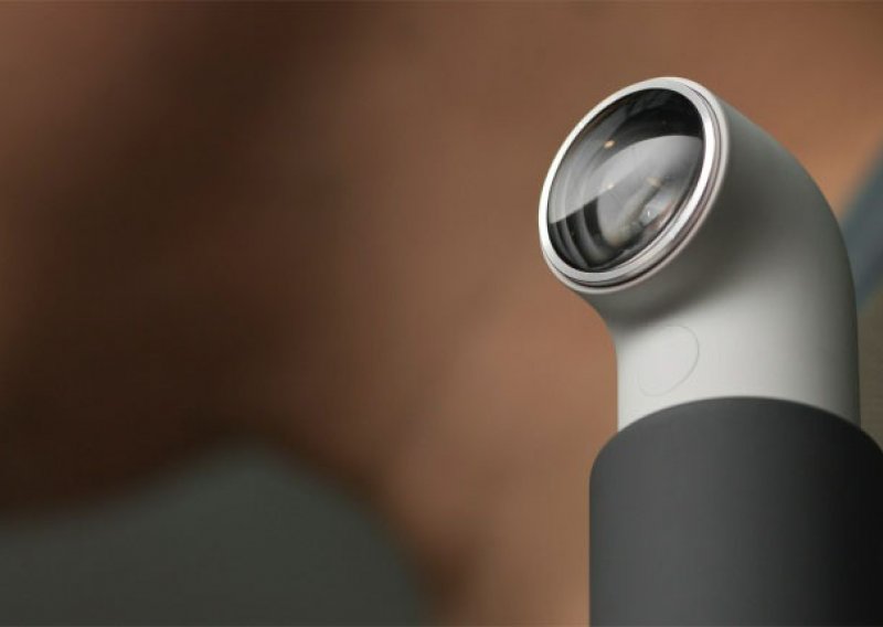 HTC-ov 'periskop za selfije' samo što nije stigao