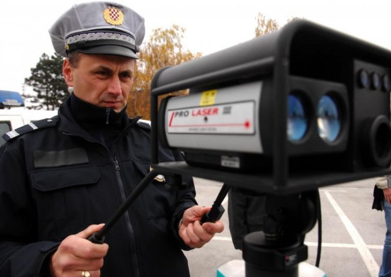 Novi radarski pištolji znat će kad pišete poruke