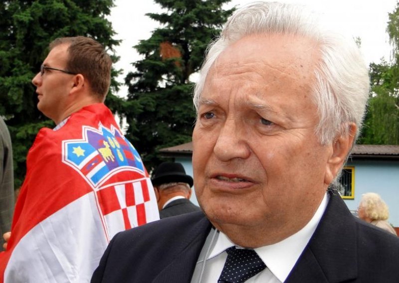 'Etičke optužbe' protiv Josipovića, Mesića, Pupovca...