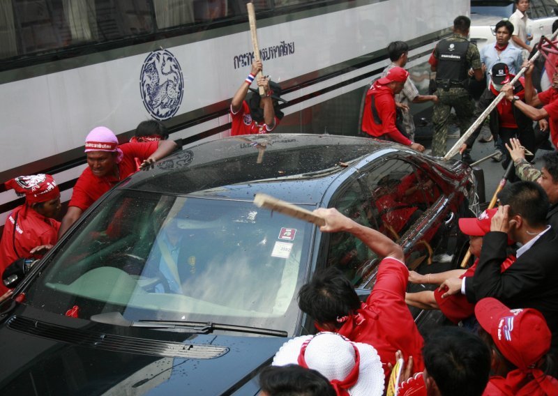 Tajlandski premijer najavio nasilno gušenje prosvjeda