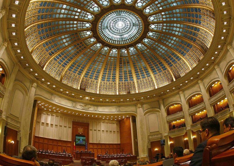 Rumunjski parlament ne da povjerenje vladi
