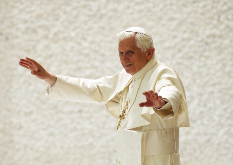 Papa Benedikt XVI. dobio svoj parfem