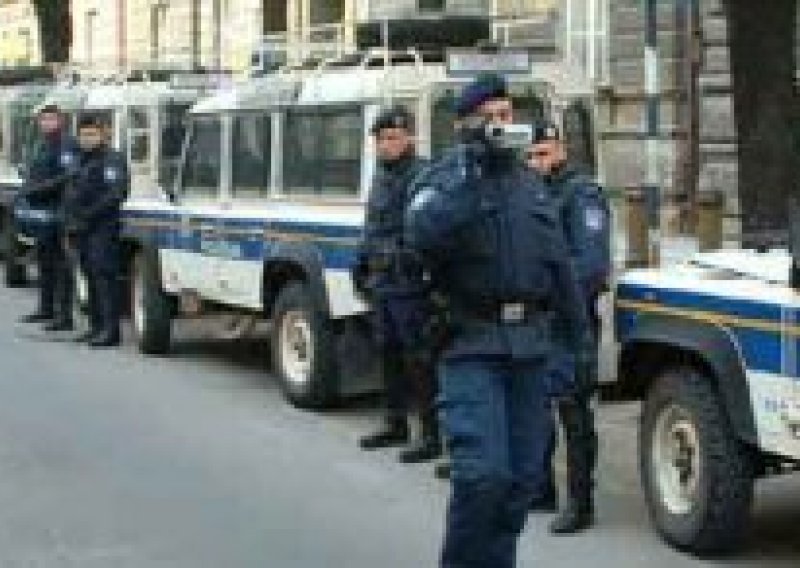 Napad na policiju u Vukovaru