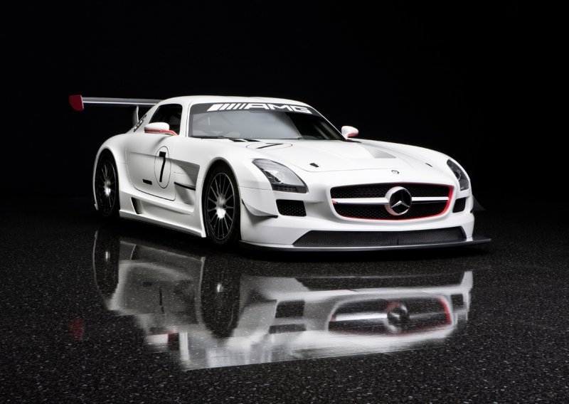 Mercedes lansirao trkaću izvedbu SLS-a GT3