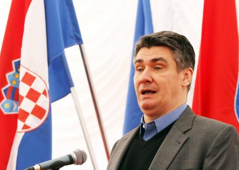 Milanović dijeli lekcije Srbiji: Pokažite se na Šešelju!