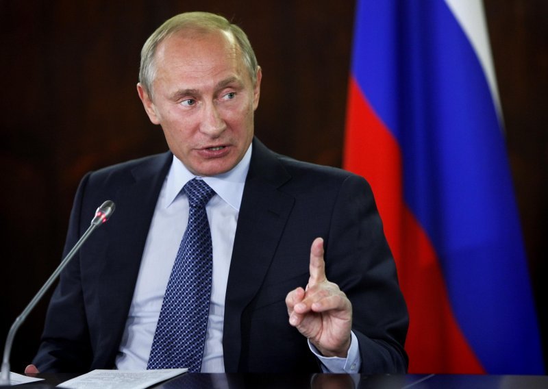 Putin zabranjuje činovnicima inozemne račune