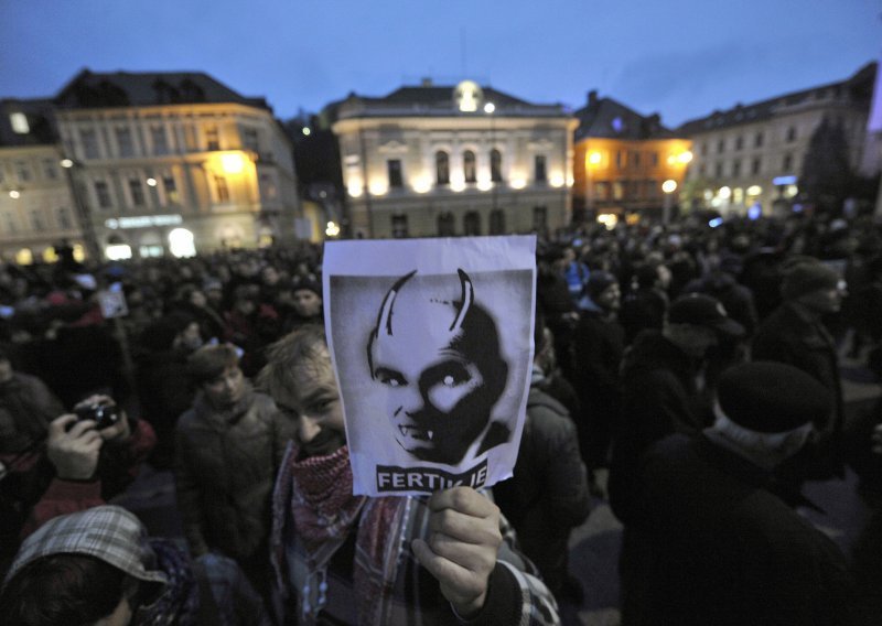 Večer: Tretman prosvjednika bit će sve brutalniji