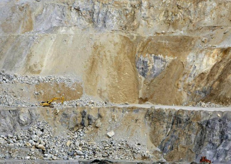 Prijavljeni Holcim i Košćak zbog iskopavanja ruda bez koncesije