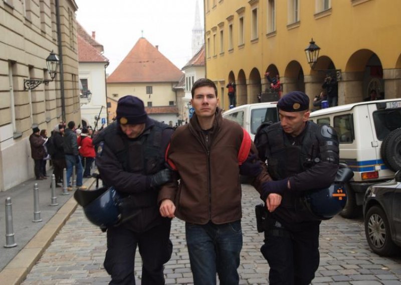 Ivan Pernar ponovno uhićen zbog provociranja policije