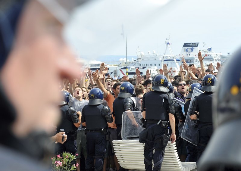 Prekršajnim prijavama policija spasila nasilnike