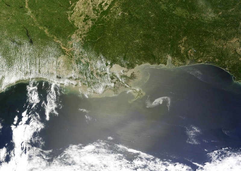 Naftna mrlja ulazi u Louisianu