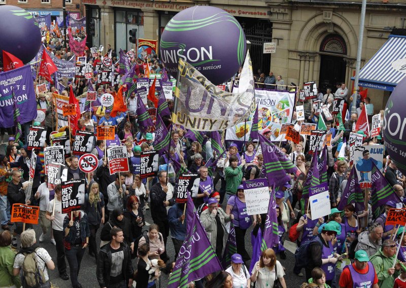 Tri milijuna Britanaca izlazi na ulice