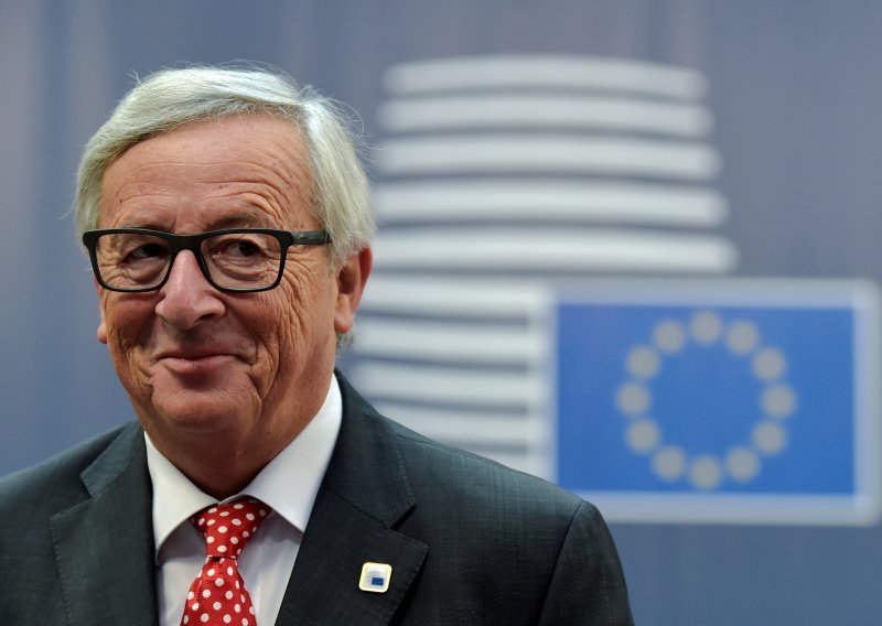Juncker 'spustio' Trumpu
