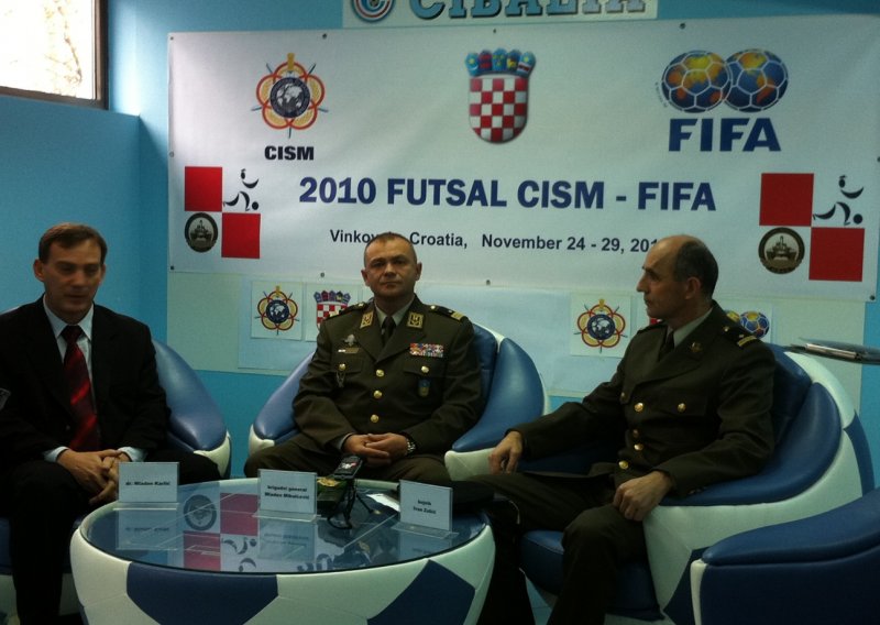Hrvatski vojnici brane naslov u futsalu