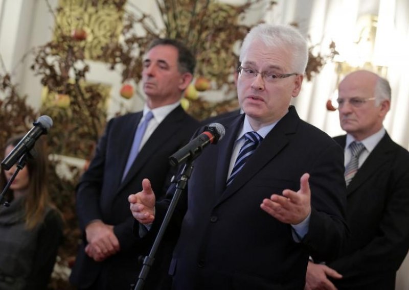 Josipović nakon dvije godine došao na domjenak za pravoslavni Božić