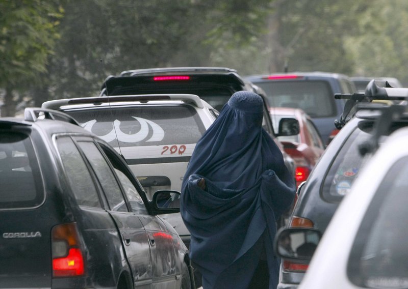 Muslimanski ženski veo konačno izopćen