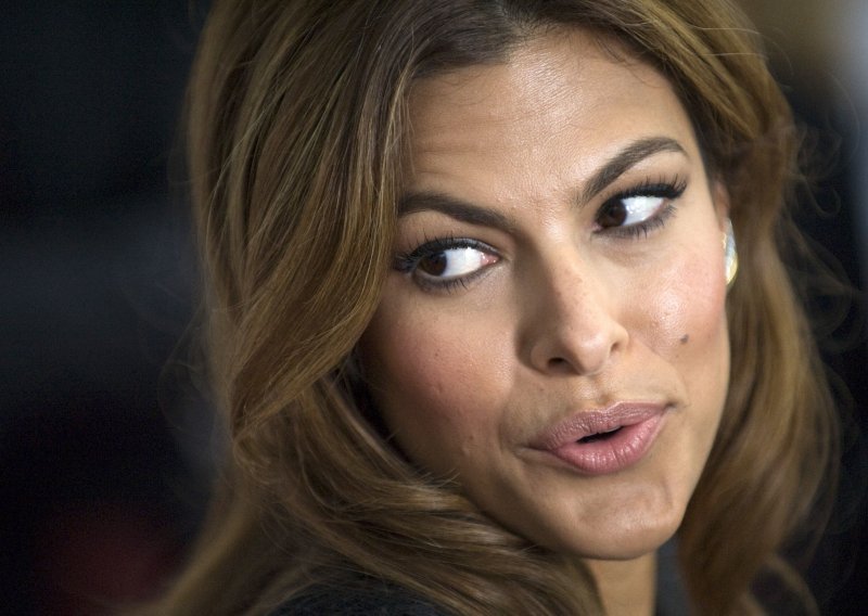 Eva Mendes dala ultimatum Ryanu