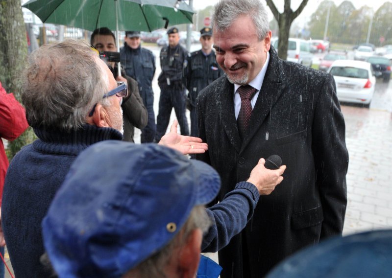 Radnici Gredelja otjerali stečajnog upravitelja