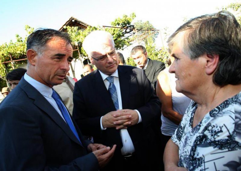 A few Serb associations join in criticism of Pupovac