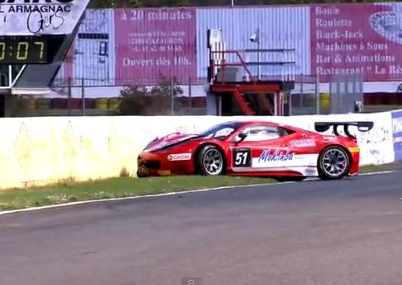 Na vrlo glup način razbio skupocjeni Ferrari!