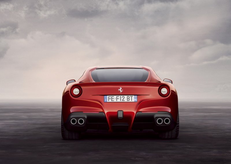 Je li bolje investirati u Ferrari ili njihove dionice?
