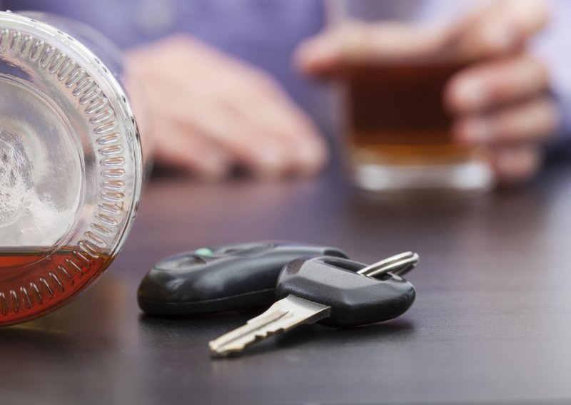 Mladi vozači u Hrvatskoj i dalje sjedaju za volan alkoholizirani