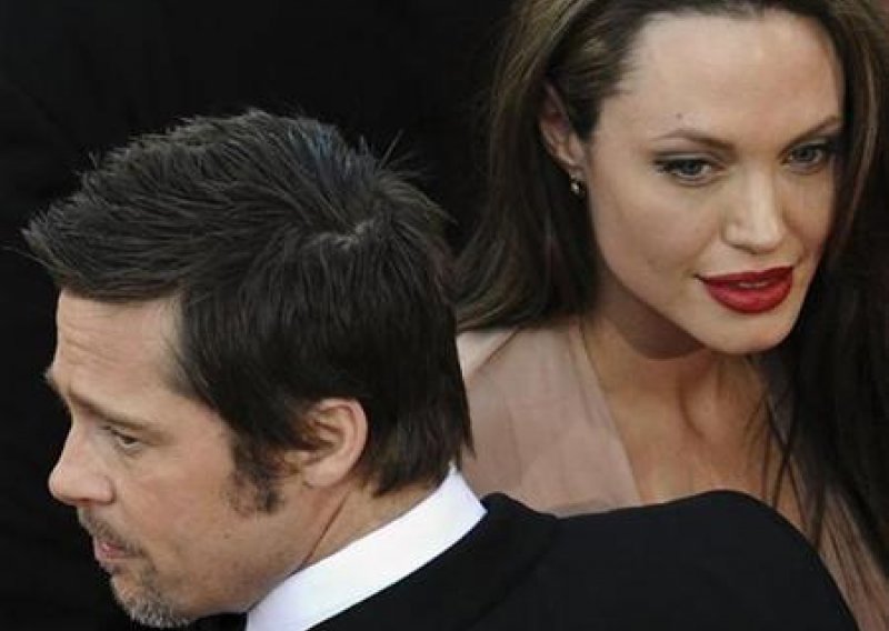 Angelina Jolie ne želi Jennifer blizu djece