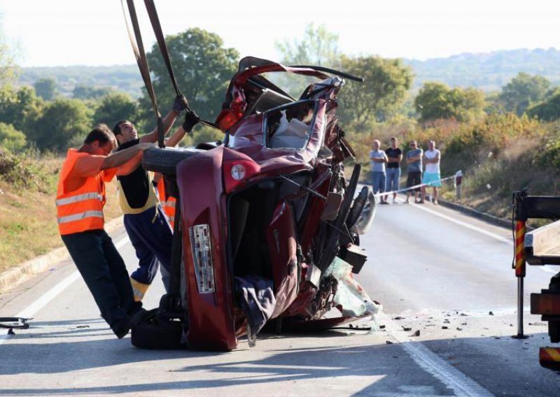 U frontalnom sudaru kod Zadra poginulo oboje vozača