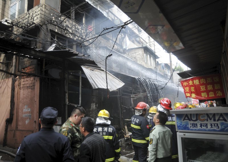 U eksploziji u kineskom restoranu 17 mrtvih