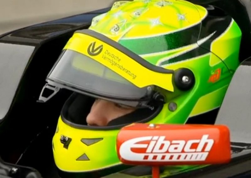 Schumacher mlađi impresivan u prvoj utrci života