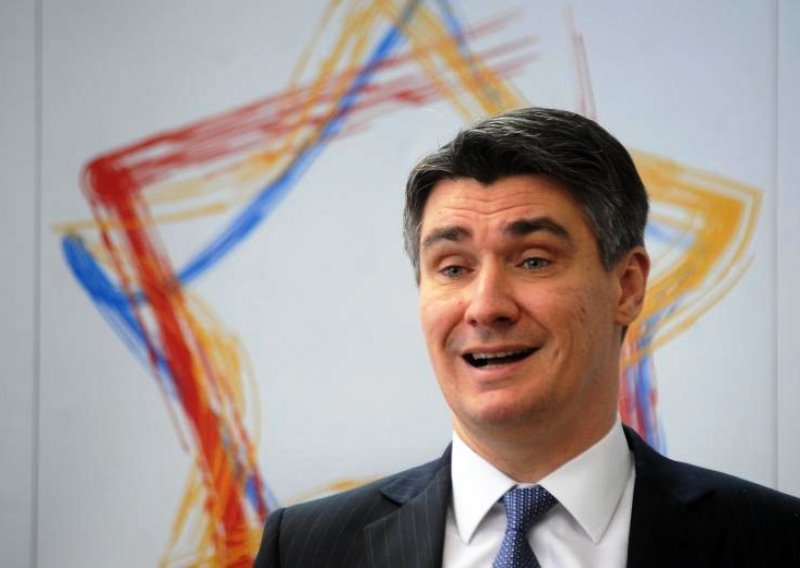 PM Milanovic confident turnout will be higher than customary in EU