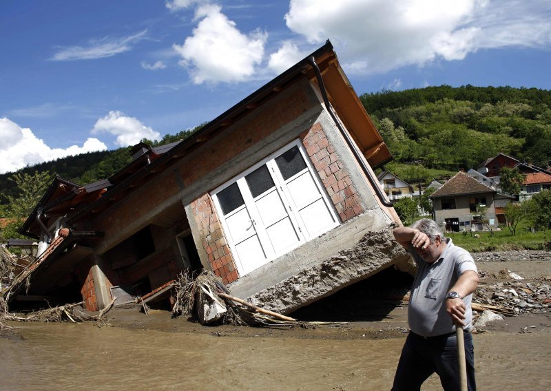 Kiše potopile i Srbiju, ugrožena TE Kostolac