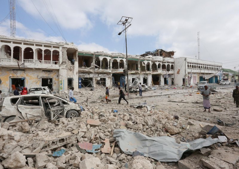 Trinaest mrtvih u napadu u Mogadišuu