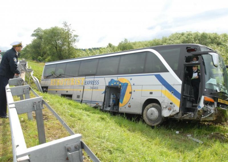 Sletio autobus pun djece koja su krenula na Krk